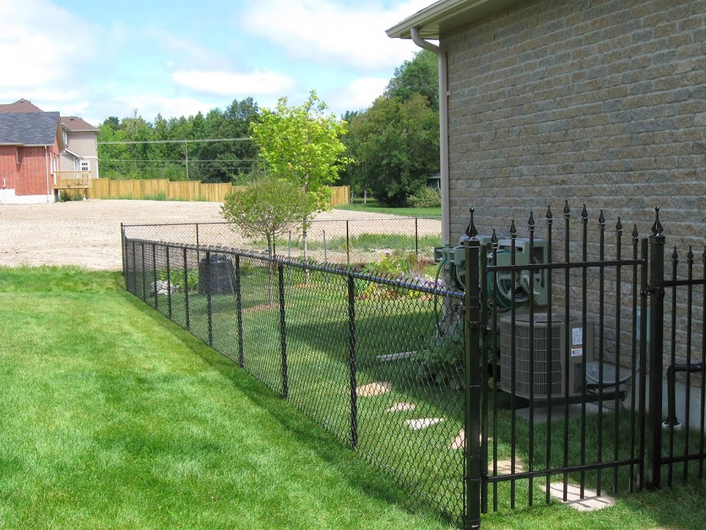 Hanley Fence & Decking INC. | 36 75 St S, Wasaga Beach, ON L9Z 2G6, Canada | Phone: (705) 422-1595