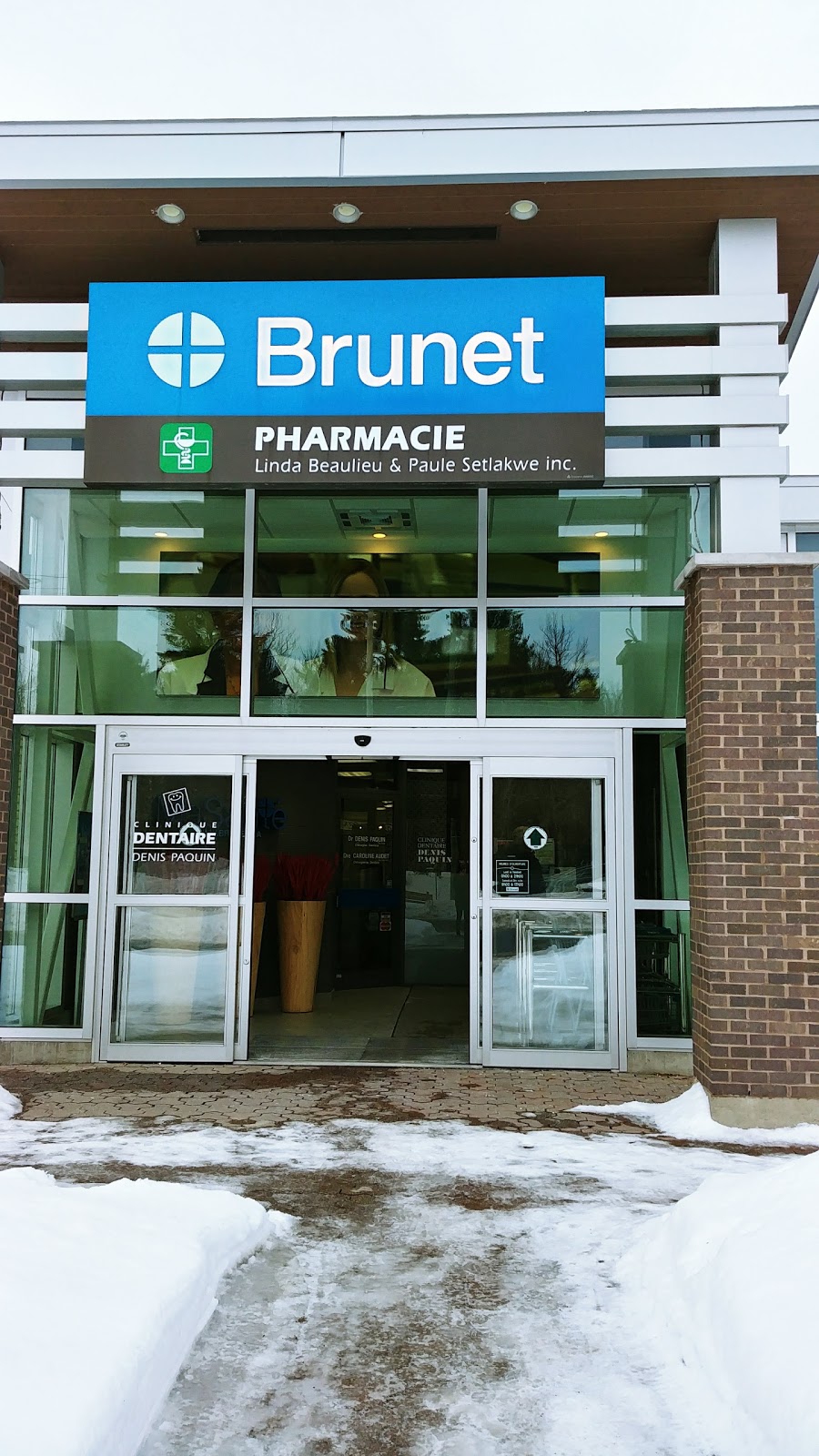Brunet L. Beaulieu, P. Setlakwe, pharm. prop. Affiliées | 3745 Rue Georges Couture, Drummondville, QC J2B 7P4, Canada | Phone: (819) 477-4111