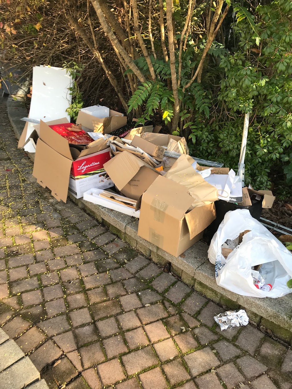 GFH Junk Removal | 6781 Amwell Dr, Brentwood Bay, BC V8M 1A1, Canada | Phone: (250) 589-4285