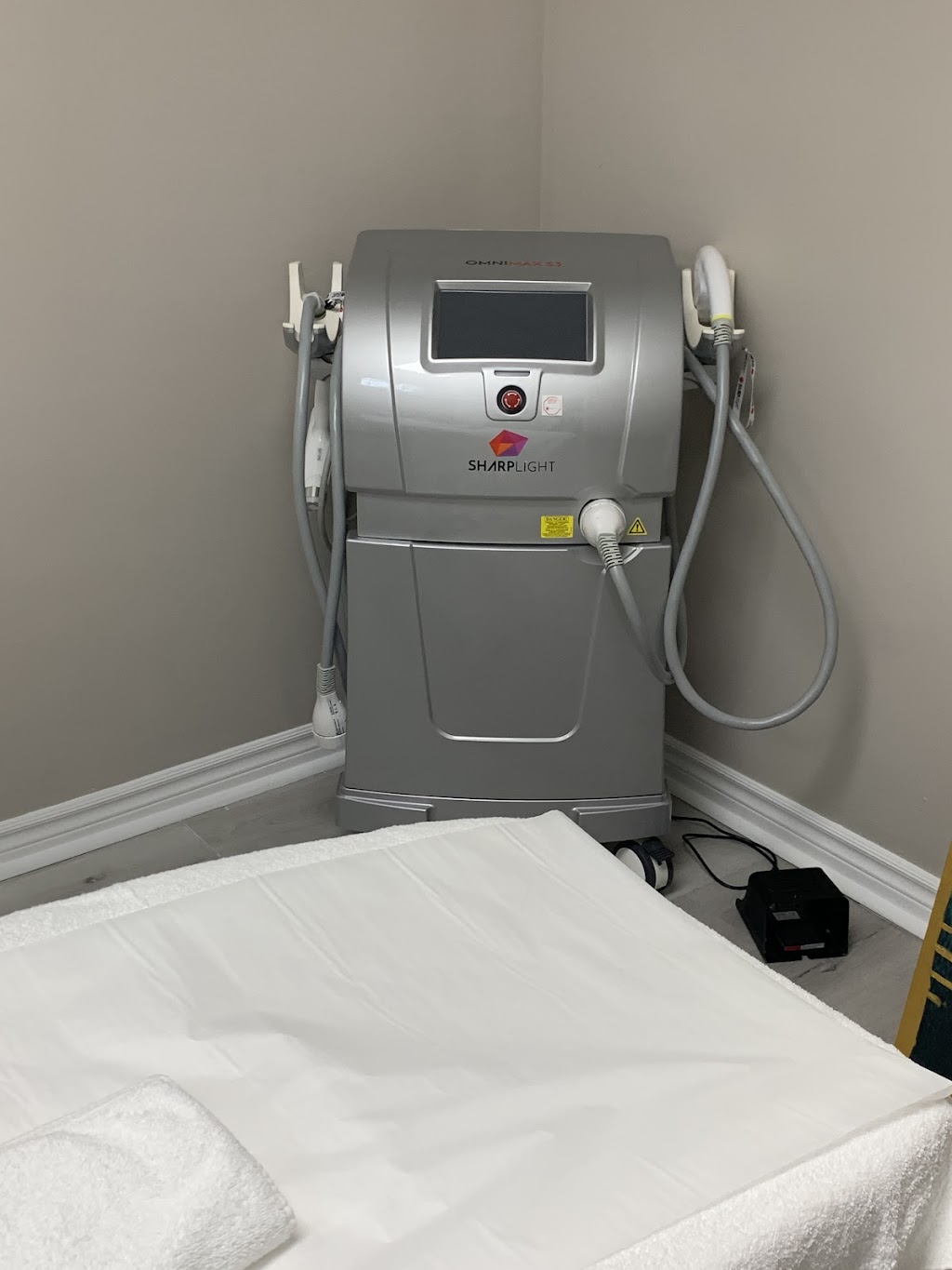 Euro Skin Care and Laser Medical Aesthetics and Training Clinic | 125 Gailmont Dr, Hamilton, ON L8K 4B8, Canada | Phone: (289) 246-9290