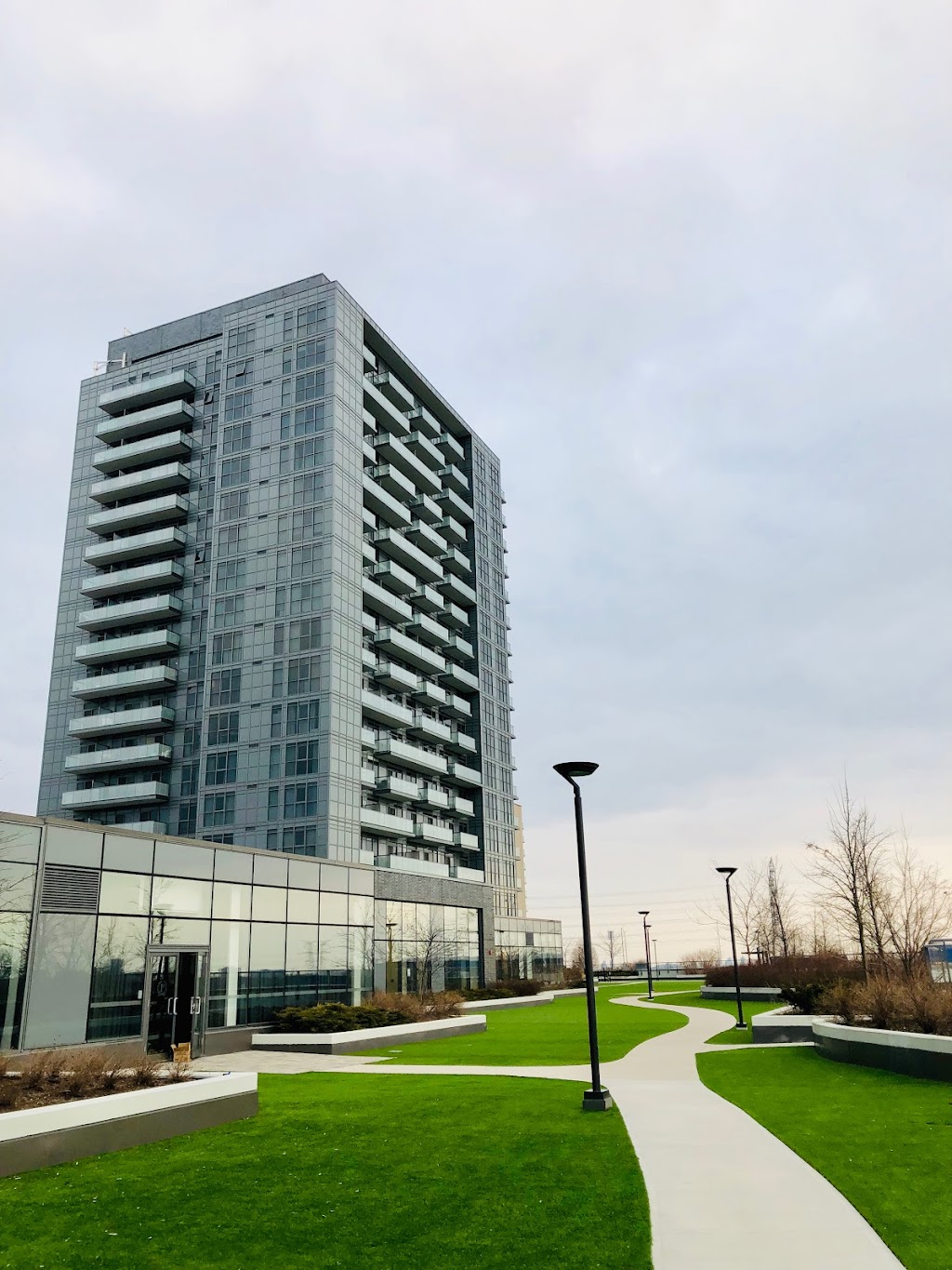 Skycity Condos | 55 Oneida Crescent, Richmond Hill, ON L4B 0E8, Canada | Phone: (905) 597-6225