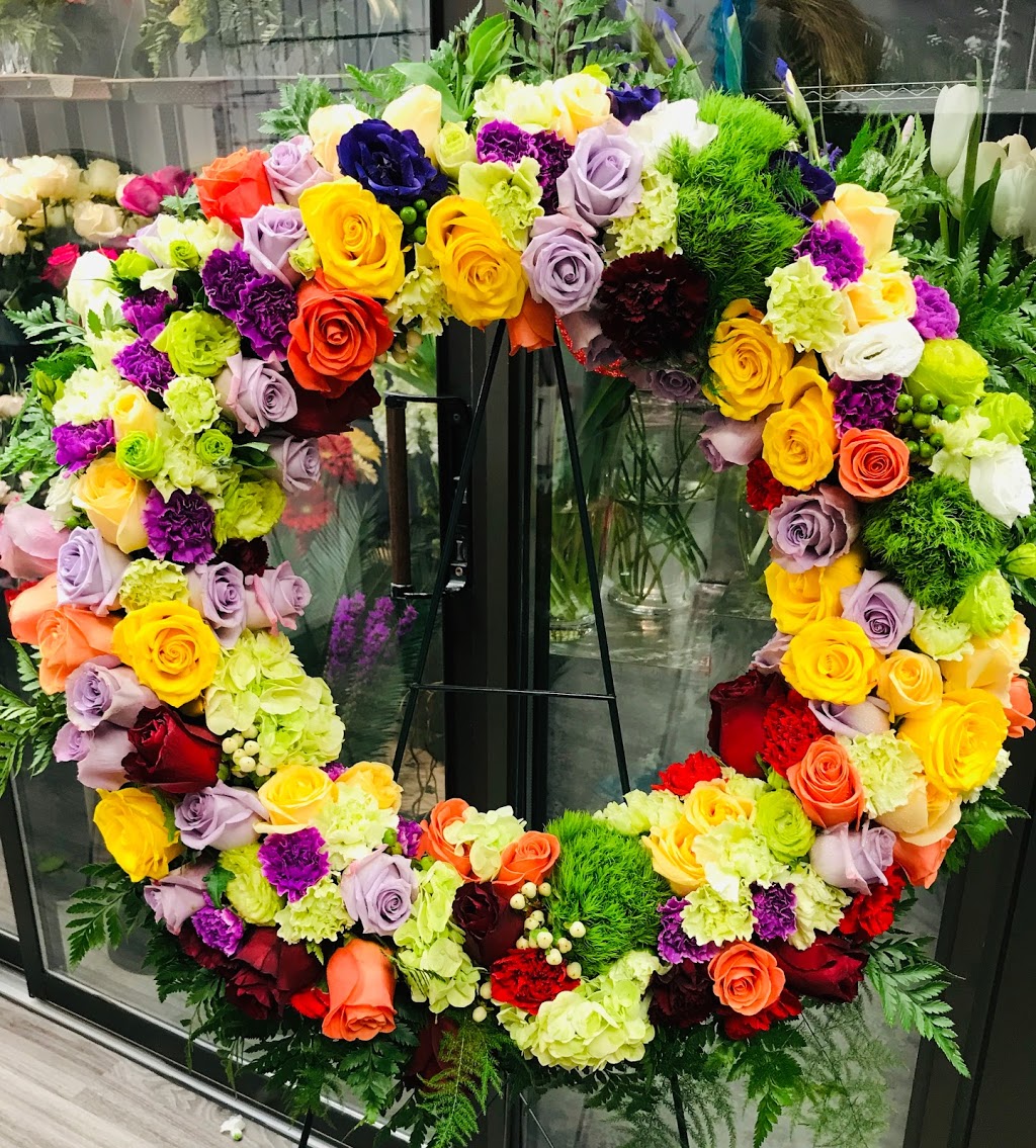M.A.K. FLOWERS & GIFTS | 1906 Dundas St E UNIT 1, Mississauga, ON L4X 1L9, Canada | Phone: (905) 277-1246