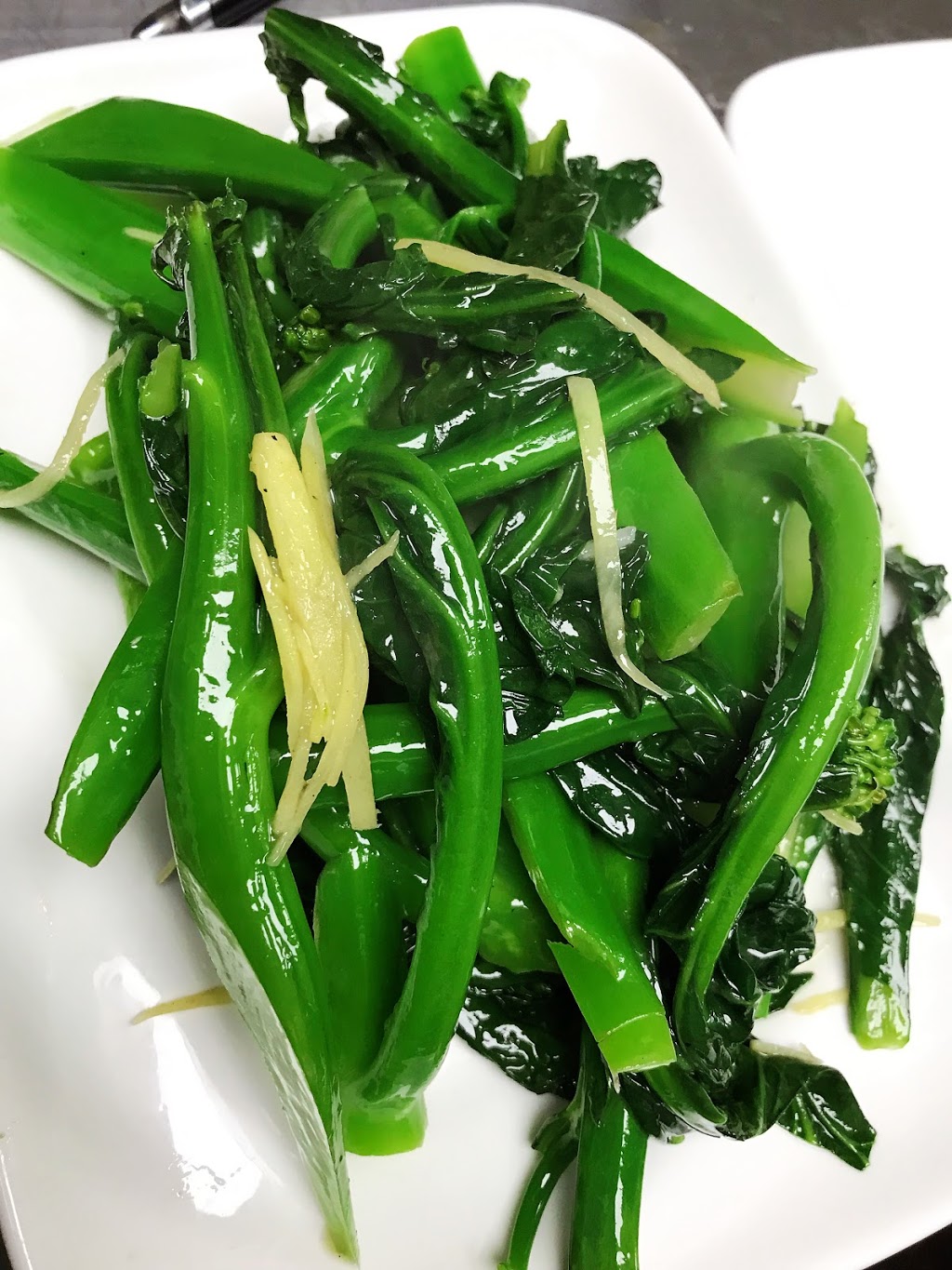 Golden Dragon Palace | 7000 McLeod Rd, Niagara Falls, ON L2G 7K3, Canada | Phone: (905) 356-8668