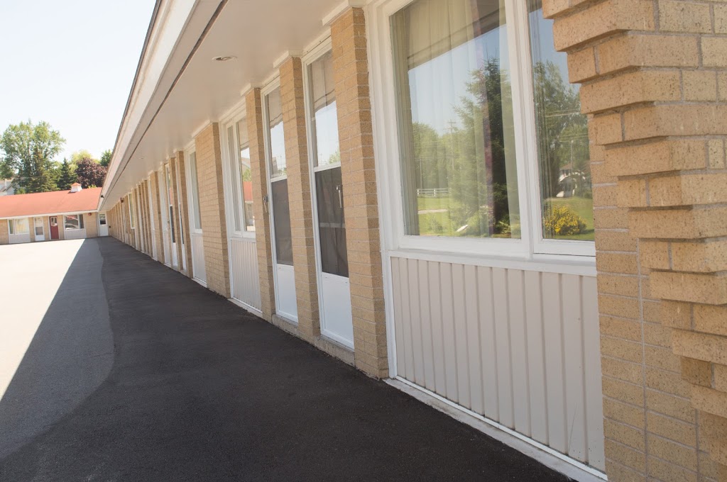 Downeast Motel | Nova Scotia Trunk 1, Windsor, NS B0N 2T0, Canada | Phone: (902) 798-8374