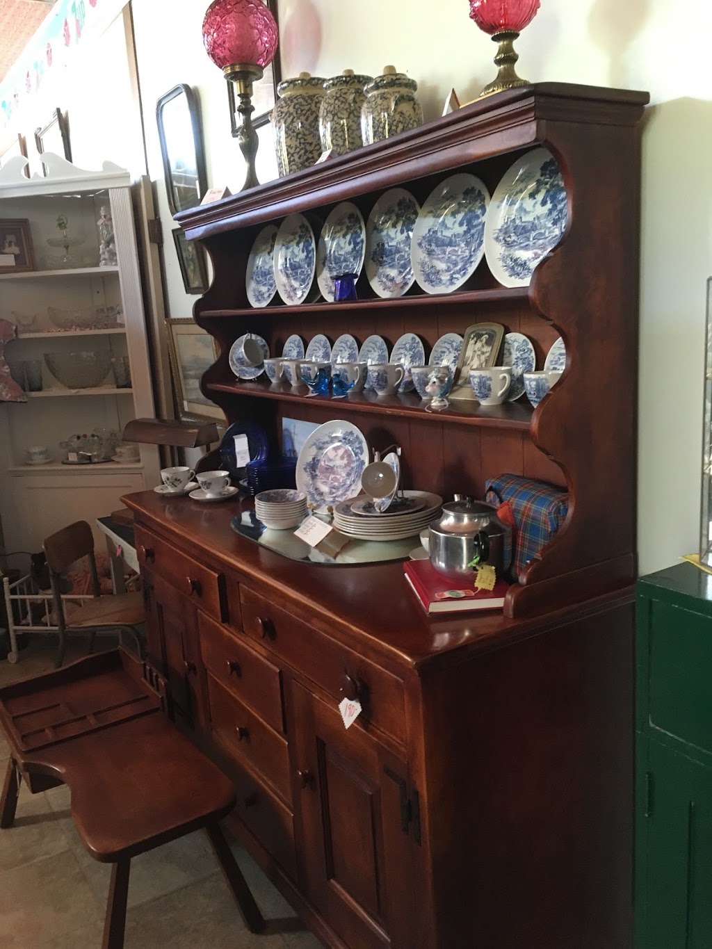 Avoca Antiques | 8878 M-136 Avoca Rd, Avoca, MI 48006, USA | Phone: (810) 324-9177