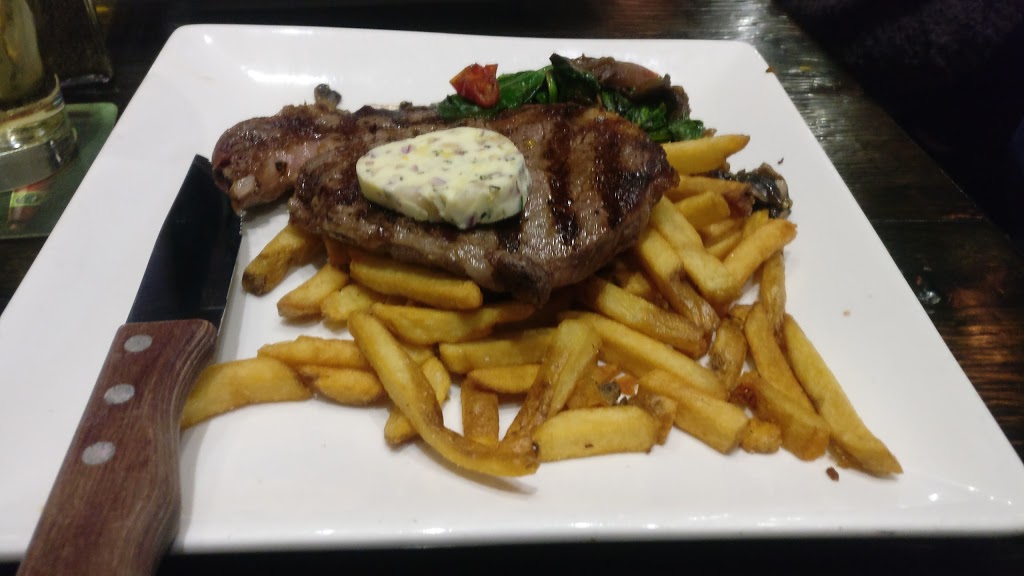 Hunters Public House | 4750 Bank St, Gloucester, ON K1T 0K8, Canada | Phone: (613) 822-7171