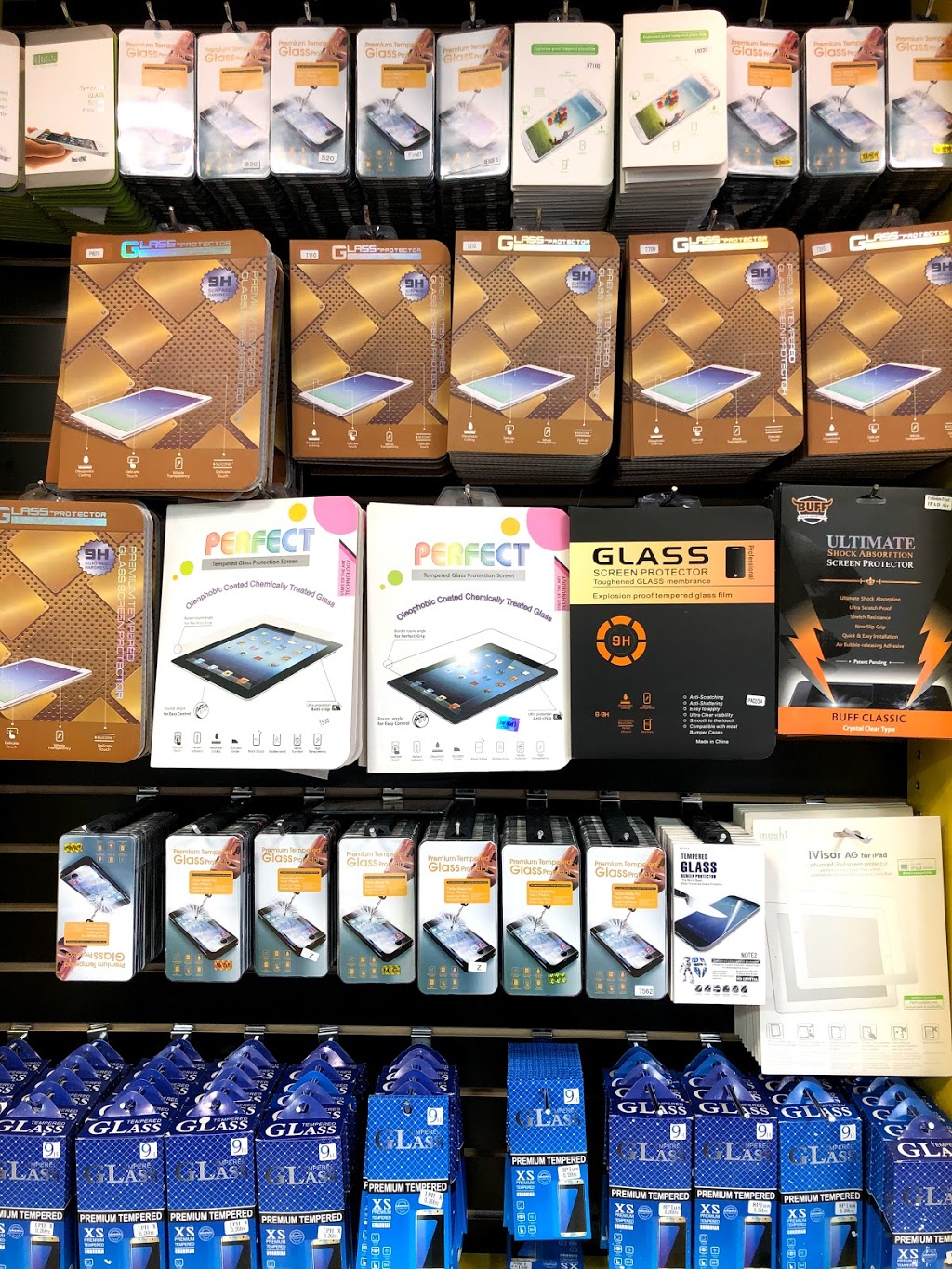 Cellucom Electronics Inc (Wholesale - Retail) | 5200 Dixie Rd Unit #52, Mississauga, ON L4W 1E4, Canada | Phone: (905) 212-9979