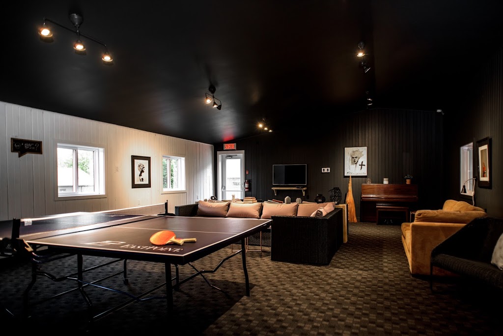 BEATNIK Hotel | 279 Chemin du Lac Gale, Bromont, QC J2L 2S5, Canada | Phone: (450) 534-2212