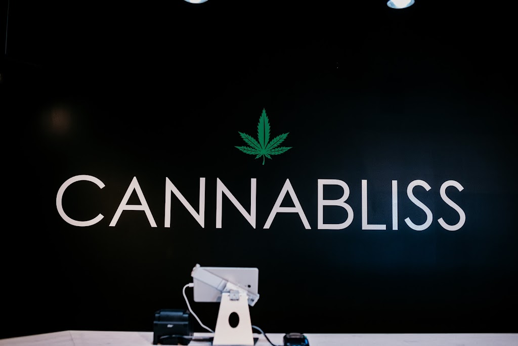 Cannabliss - Penhold | 1370 Robinson Ave #2, Penhold, AB T0M 1R0, Canada | Phone: (403) 573-1111