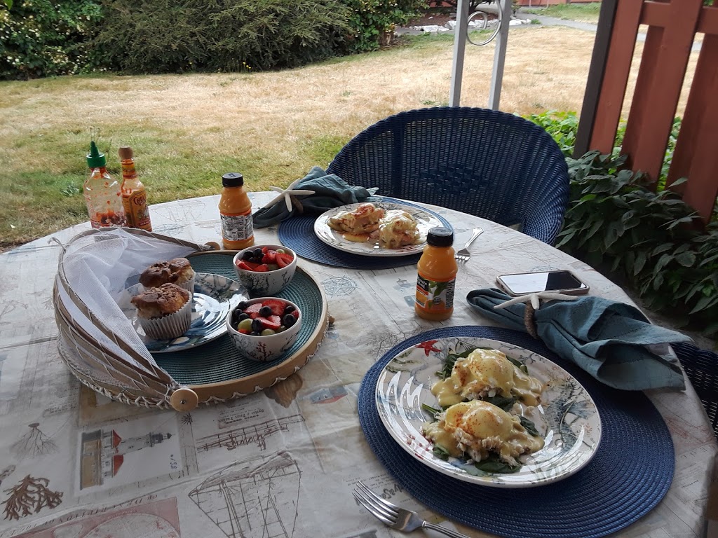 Charter Boat Bed and Breakfast | 2642, 2715 King St, Bellingham, WA 98225, USA | Phone: (206) 354-5634