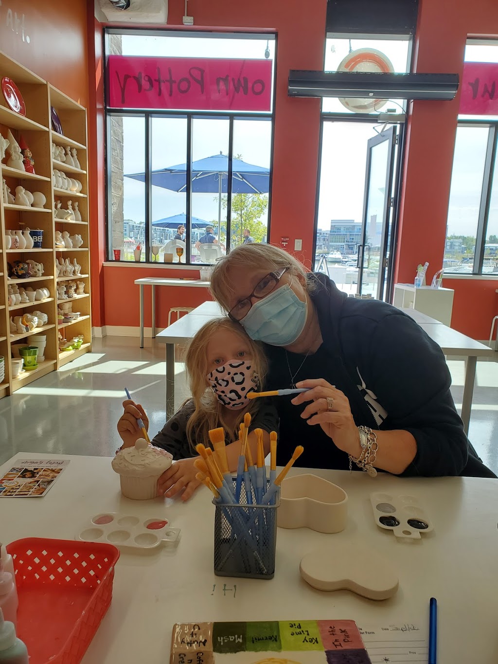 Crock A Doodle Friday Harbour | 293 Sunseeker Avenue, Innisfil, ON L9S 0J7, Canada | Phone: (705) 294-0999