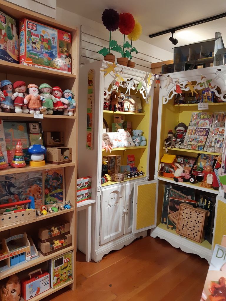 Lazy Susans | 2039 Oak Bay Ave, Victoria, BC V8R 1E5, Canada | Phone: (250) 412-2115