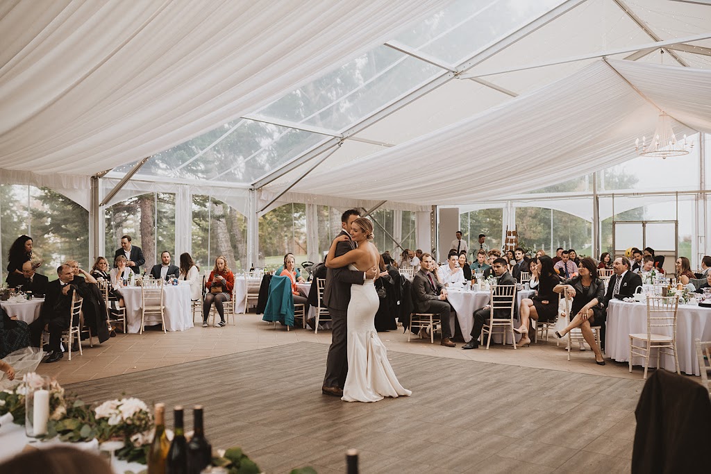 Hilltop Wedding Center | Blue Sign 39145, Sylvan Lake, AB T0M 0H0, Canada | Phone: (403) 896-8673
