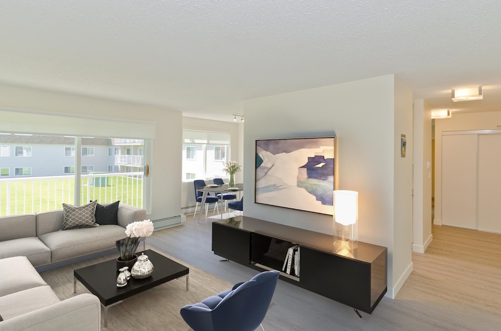 Lakeside Estates | 5334 Lakeview Dr SW, Calgary, AB T3E 5R9, Canada | Phone: (403) 531-9129