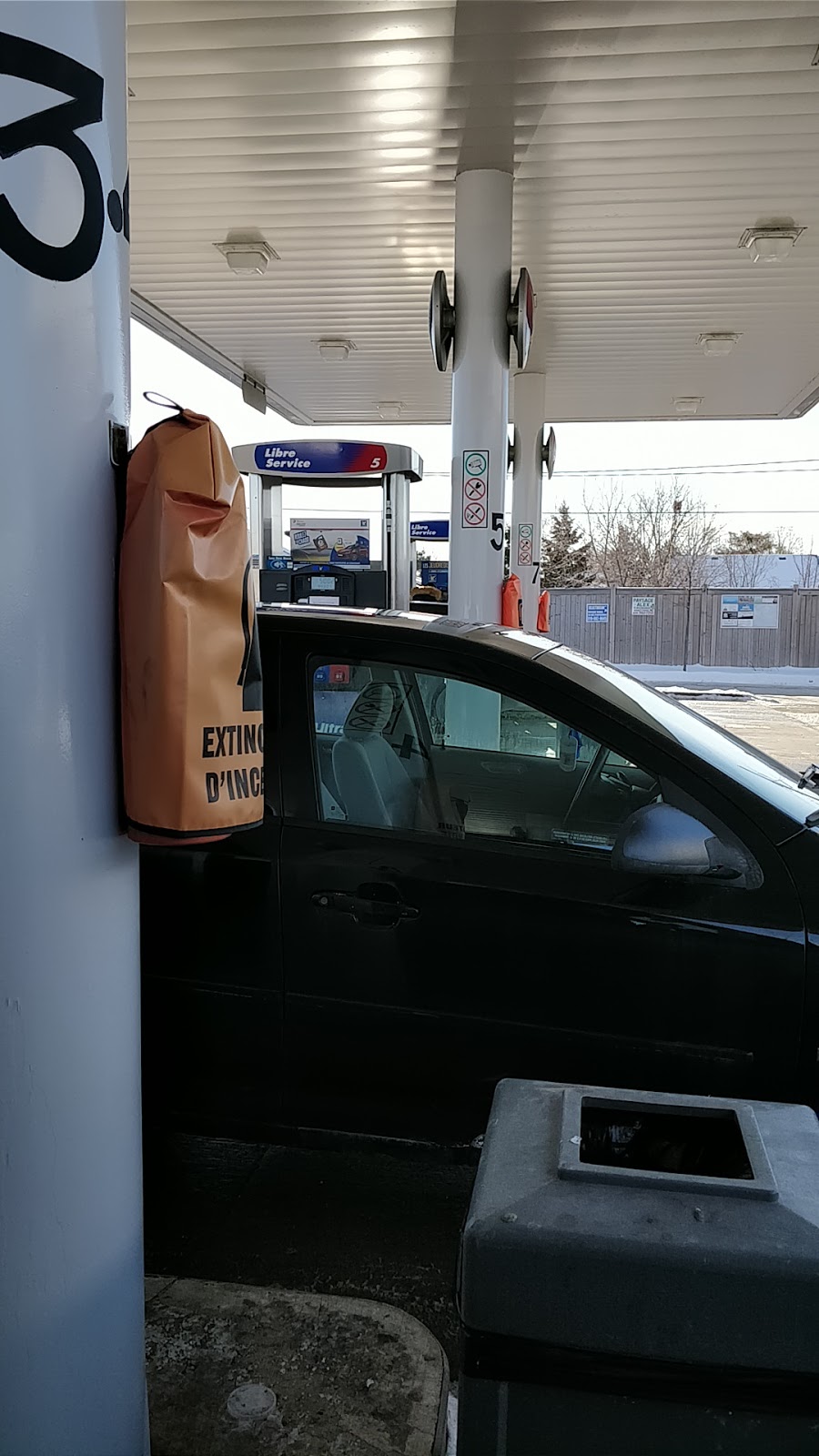 Ultramar | 267 Rue Front, Gatineau, QC J9H 6Z9, Canada | Phone: (819) 682-5555
