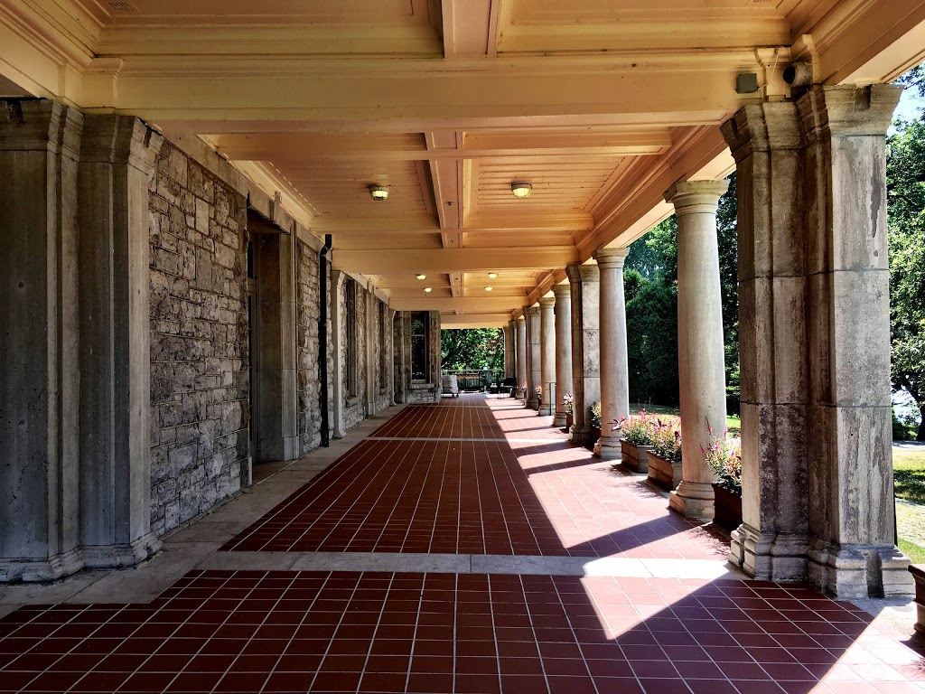 Stewart Hall Art Gallery | 176 Chemin du Bord-du-Lac, Pointe-Claire, QC H9S 4L7, Canada | Phone: (514) 630-1220