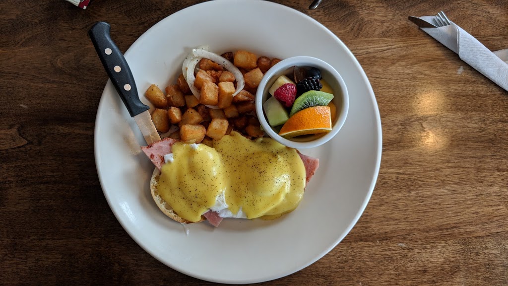 Royals Restaurant | 6152 Perth St, Richmond, ON K0A 2Z0, Canada | Phone: (613) 838-2222