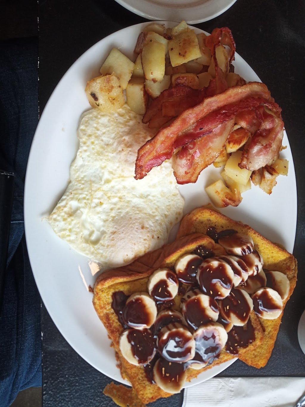 Fontenelle Diner | 55 Montréal Rd, Vanier, ON K1L 6E8, Canada | Phone: (613) 749-0332