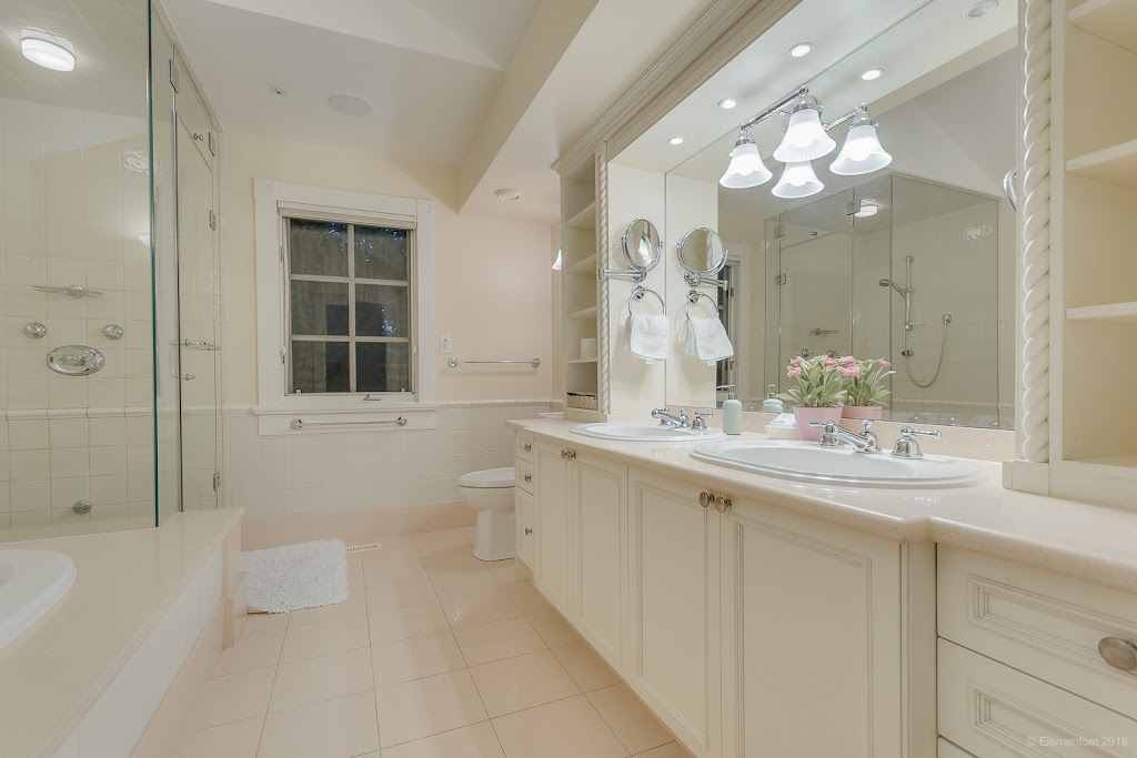Vancouver Golf Villa | 3233 SW Marine Dr, Vancouver, BC V6N 3Y7, Canada | Phone: (778) 955-6966