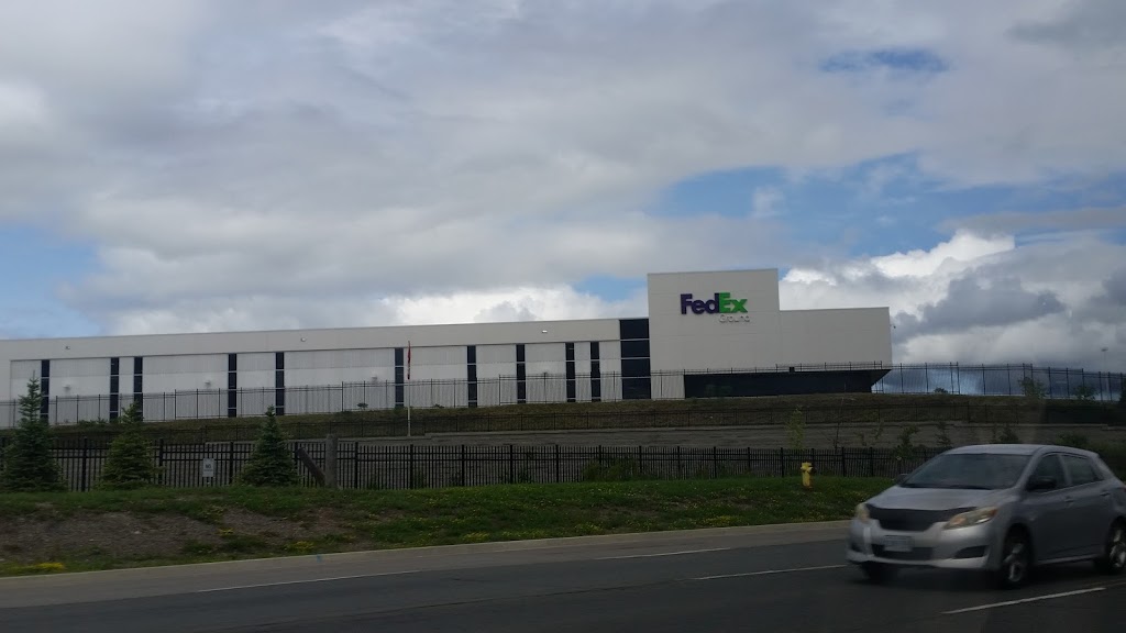 Fedex Distribution Centre | 8964 York Regional Rd 27, Woodbridge, ON L4L 1A7, Canada | Phone: (800) 463-3339