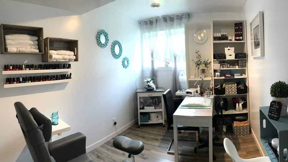 Création AV beauté ongles et pédicure | 1450 Bd du Curé-Labelle Porte B, Blainville, QC J7C 2P2, Canada | Phone: (450) 543-1618