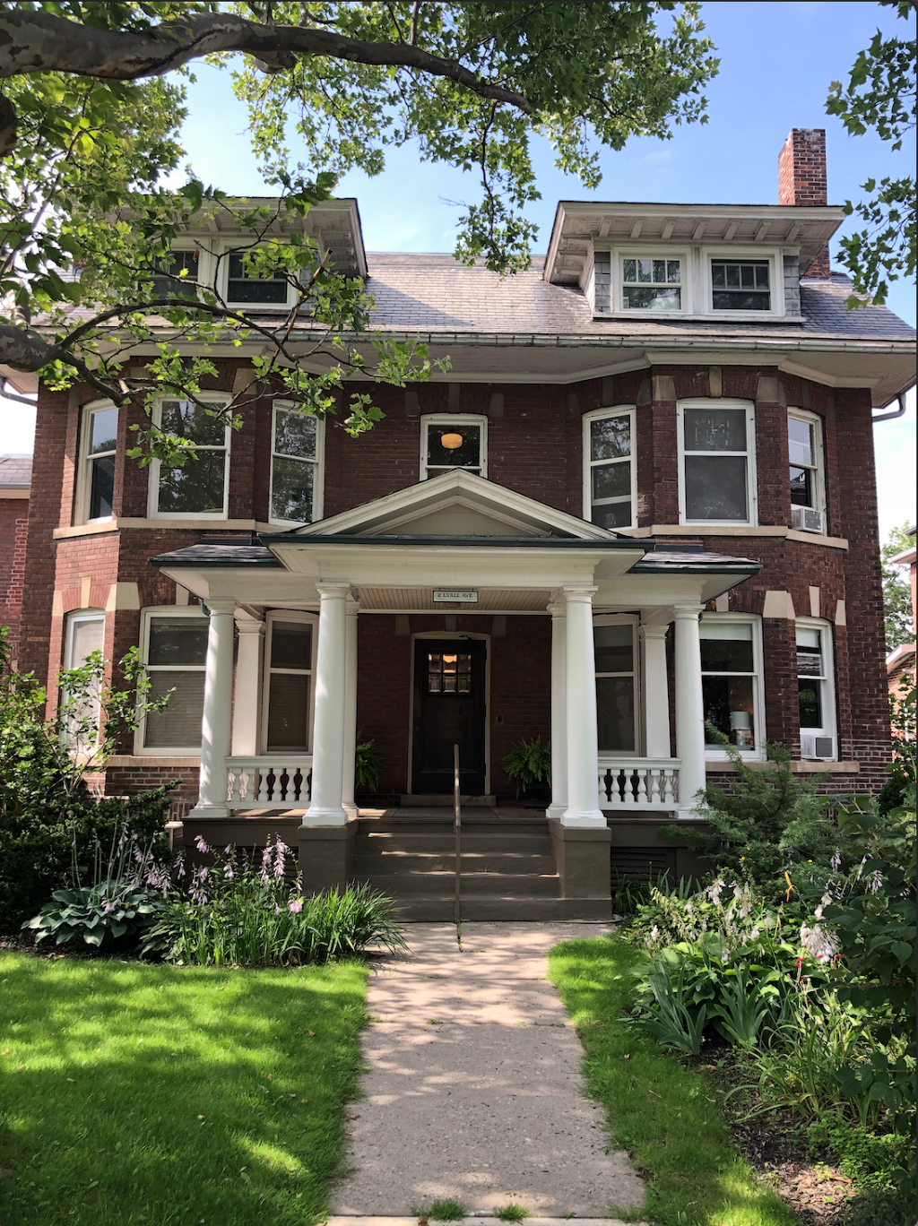 Bryan Lok Osteopathy | 2 Lyall Ave, Toronto, ON M4E 1V8, Canada | Phone: (647) 794-1613