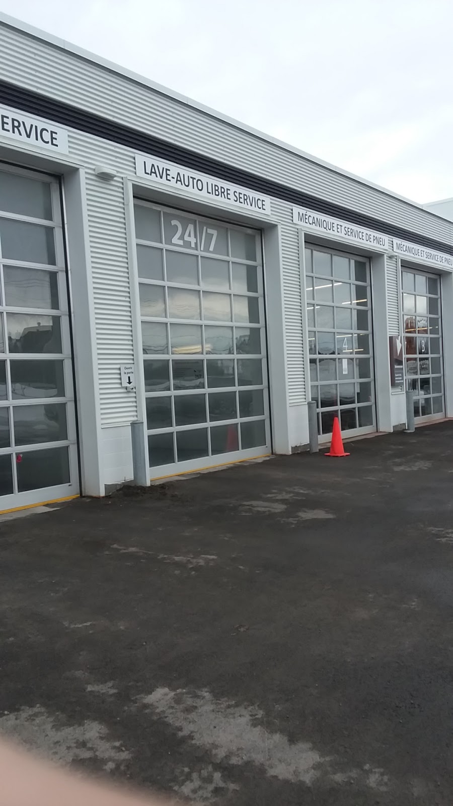Lave auto libre service | Mirabel, QC J7J 2B2, Canada