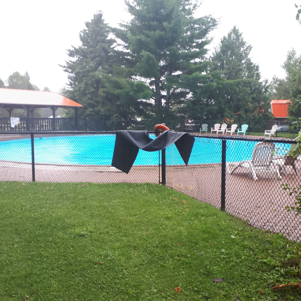 Log Chateau Park | 1691 Kawartha Lakes County Rd 121, Fenelon Falls, ON K0M 1N0, Canada | Phone: (705) 887-3960
