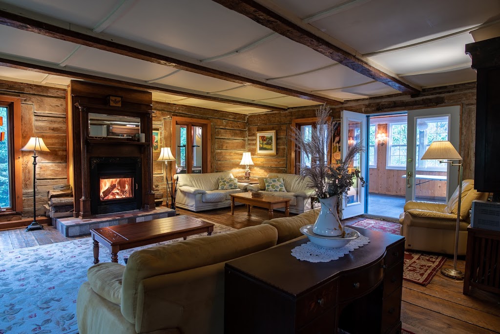 Auberge Restaurant La Mara | 127 Chemin Gosford S, Saint-Joseph-de-Ham-Sud, QC J0B 3J0, Canada | Phone: (819) 877-5189