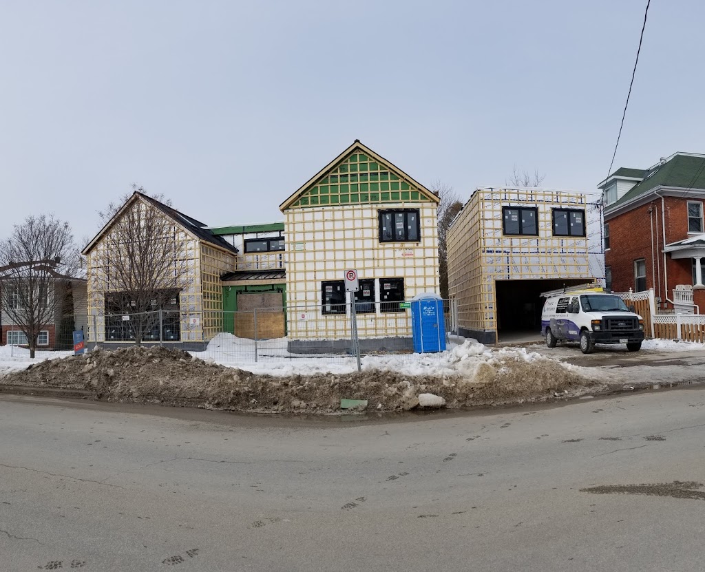 Tom & Associates | 212 Hickory St, Collingwood, ON L9Y 3G1, Canada | Phone: (705) 443-1528