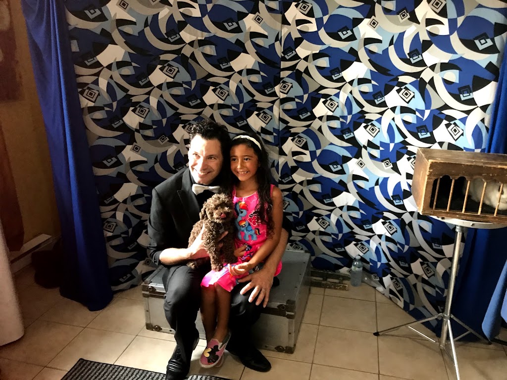 Magician Danys Hamel | 59 Rue de Vitré, Blainville, QC J7B 1Z3, Canada | Phone: (514) 895-6244