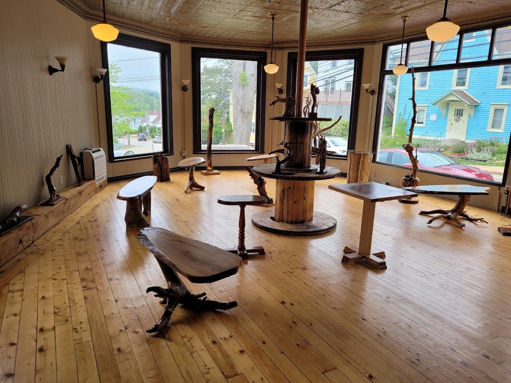 The Tin Roof Distillery | 15 Lincoln St, Lunenburg, NS B0J 2C0, Canada | Phone: (902) 237-2266