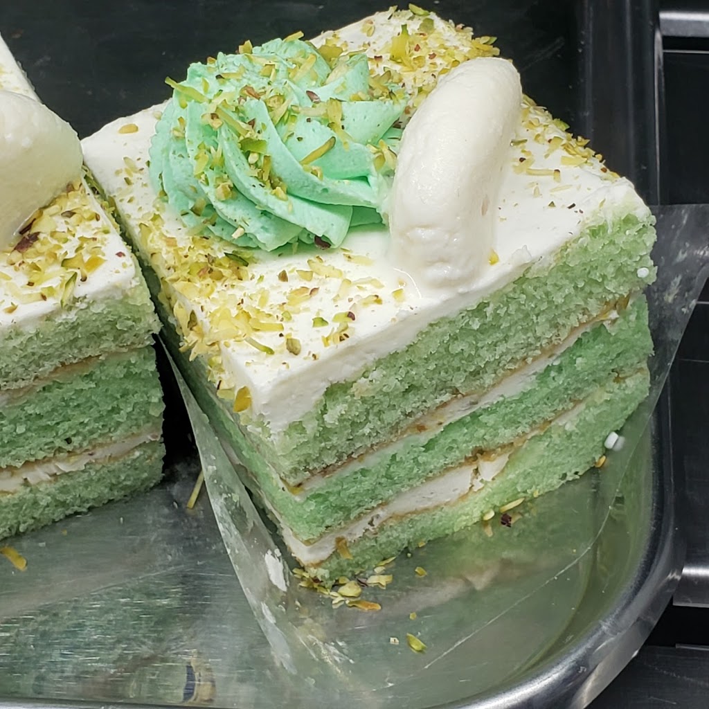 Dillonz Sweet & Bakery | 2714 48 St NW, Edmonton, AB T6L 6B8, Canada | Phone: (780) 540-1881