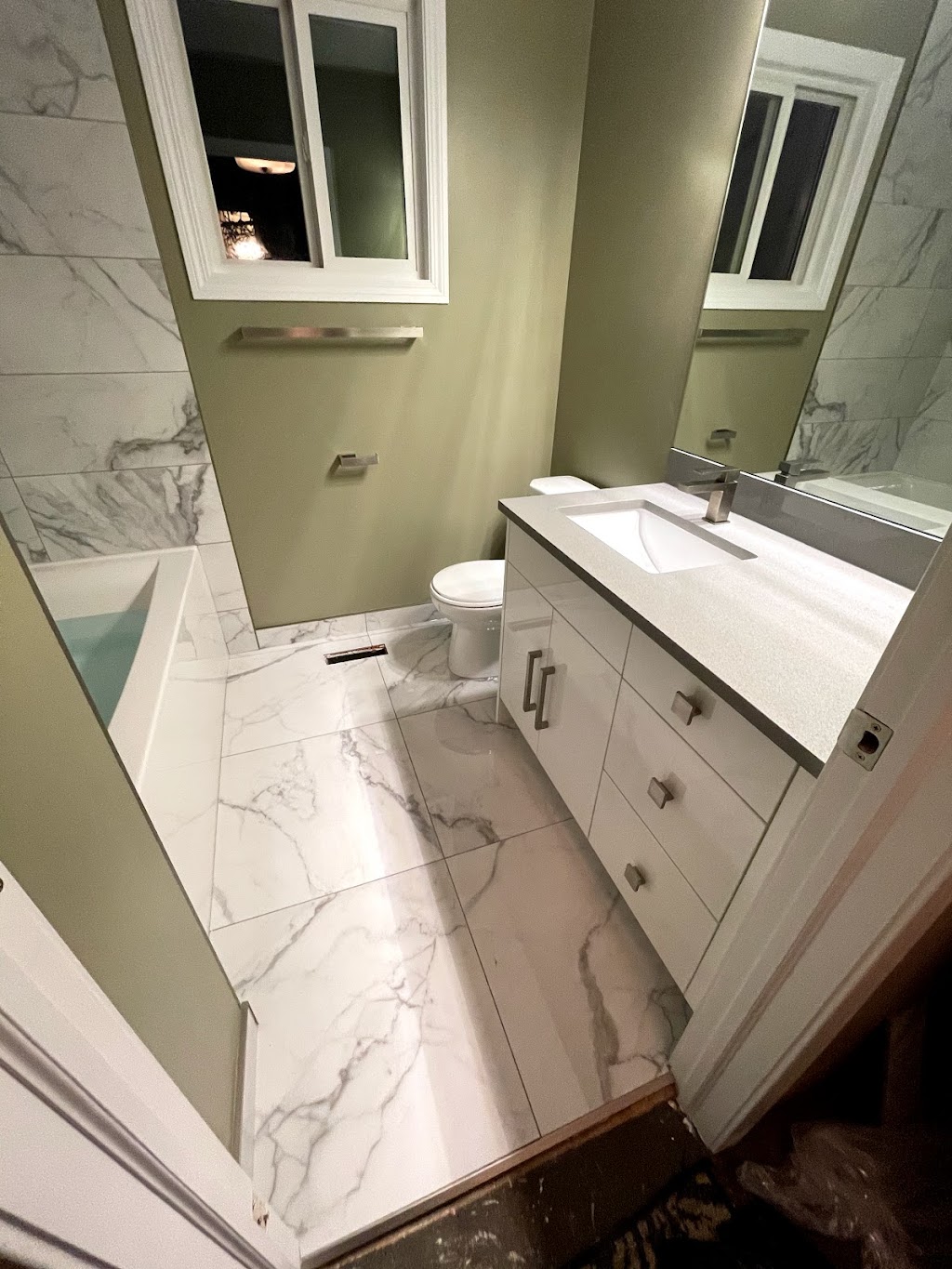 BATH FX INC | 89 Elgin Meadows Cir SE, Calgary, AB T2Z 0W6, Canada | Phone: (403) 992-2284