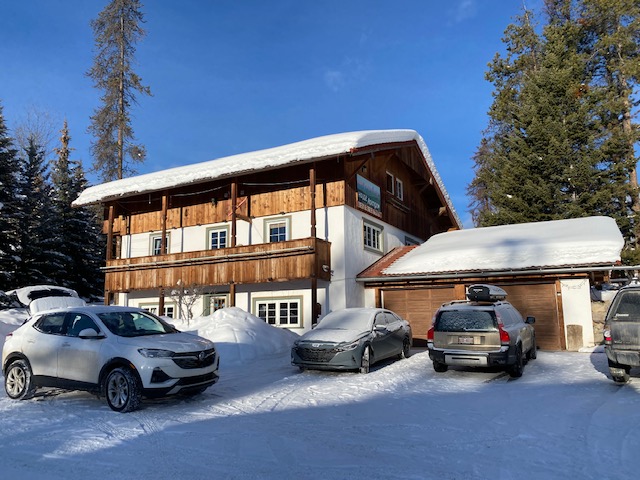 Alpenglow Bed and Breakfast | 3 Alpenglow Ct, Kimberley, BC V1A 3E3, Canada | Phone: (250) 427-0273