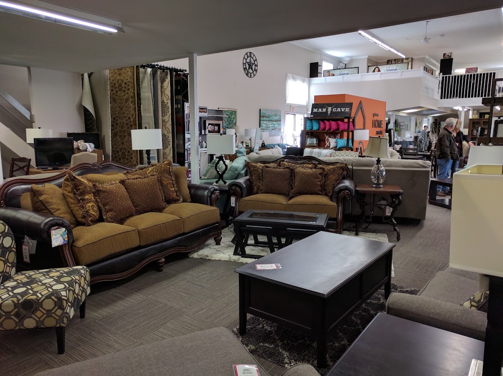 Ashley Pembroke | 10 Matthews Ave, Pembroke, ON K8A 8A4, Canada | Phone: (613) 629-5464