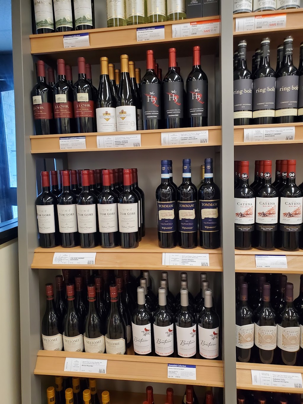 LCBO | 18 Dunn St, Barrys Bay, ON K0J 1B0, Canada | Phone: (613) 756-2022