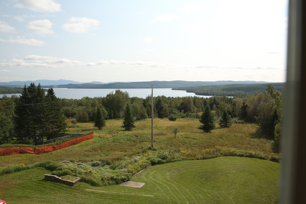 Eden Sur Le Lac | 3528 Rue Leblanc, Lac-Mégantic, QC G6B 2Z9, Canada | Phone: (819) 583-5921