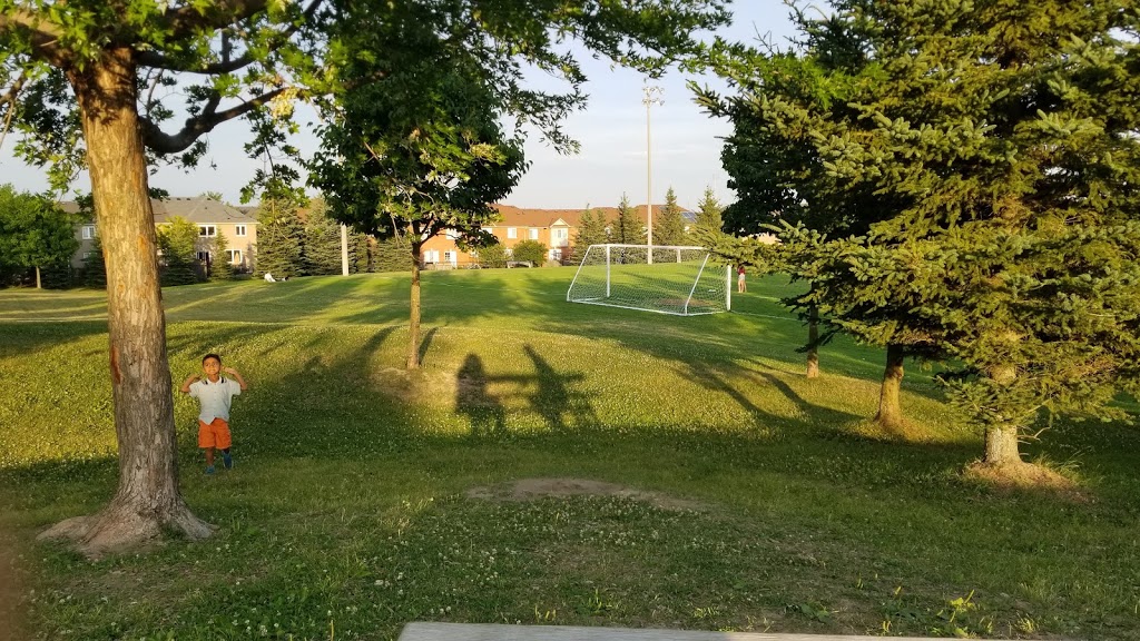Bonshaw Avenue Park | 130 Bonshaw Ave, Newmarket, ON L3X 2Y4, Canada | Phone: (905) 895-5193