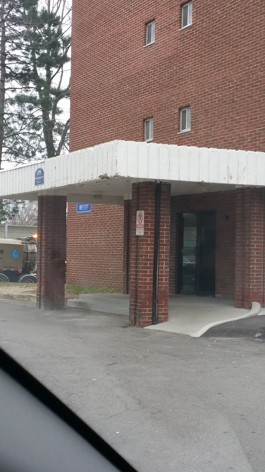 275 North Service Road Apartments | 275 N Service Rd, Mississauga, ON L5A 1A7, Canada | Phone: (888) 236-7767