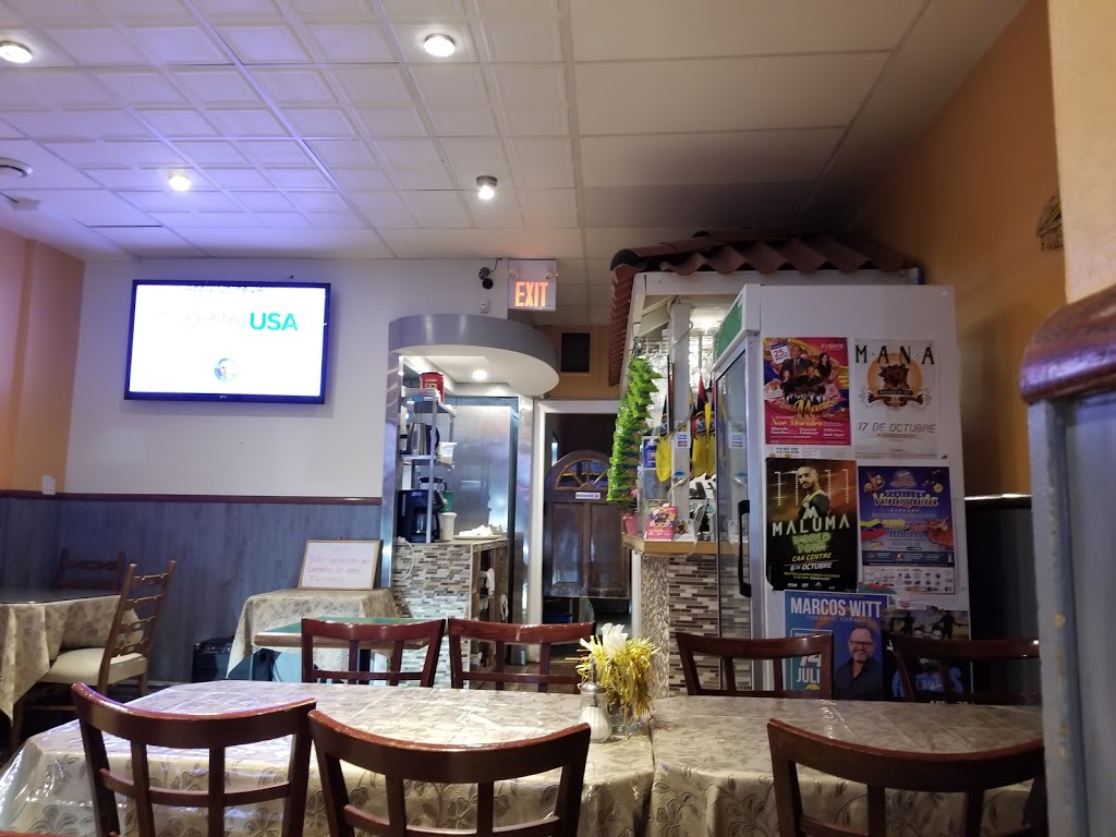 El-Tipico-Ecuatoriano | restaurant | 2312 Keele St, North York, ON M6M 3Z8, Canada | 4166141136 OR +1 416-614-1136