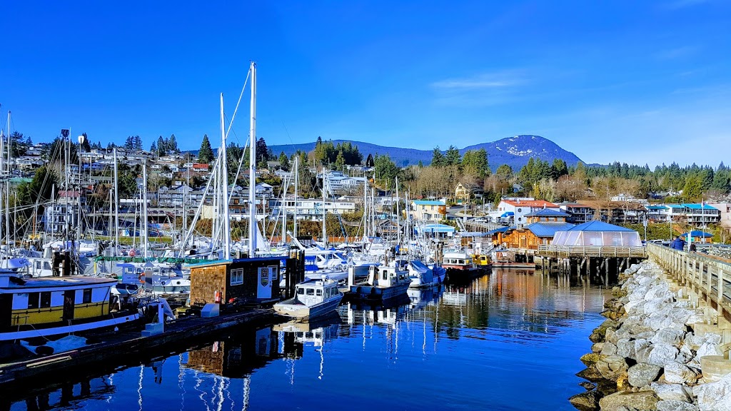 Mollys Reach Restaurant | 647 School Rd, Gibsons, BC V0N 1V0, Canada | Phone: (604) 886-9710