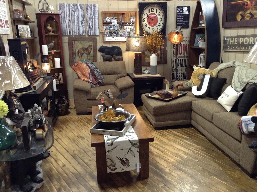 CraftWorks and Antiques At The Barn | 124 Lindsay Rd, Selwyn, ON K9J 0C5, Canada | Phone: (705) 750-1010