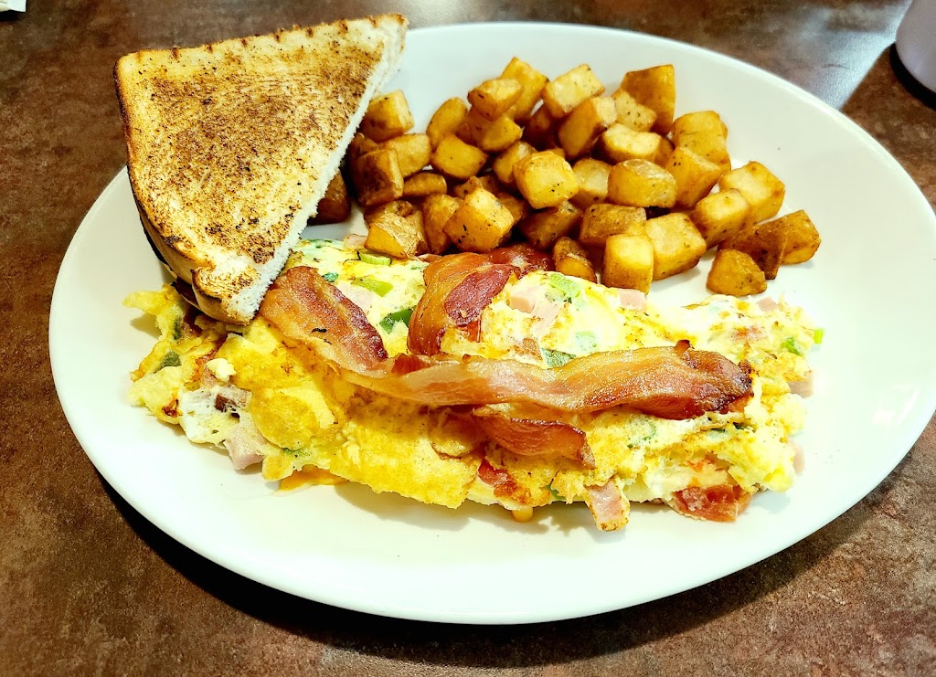 Smittys Family Restaurant and Lounge | 6115 48 Ave W, Camrose, AB T4V 0K4, Canada | Phone: (780) 672-7610