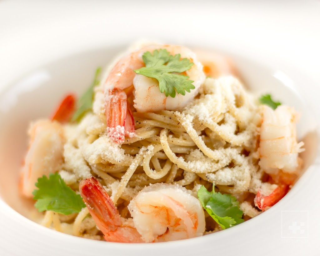 Elozer Restaurant | 19 Kenview Blvd # 30, Brampton, ON L6T 5G6, Canada | Phone: (905) 793-7958