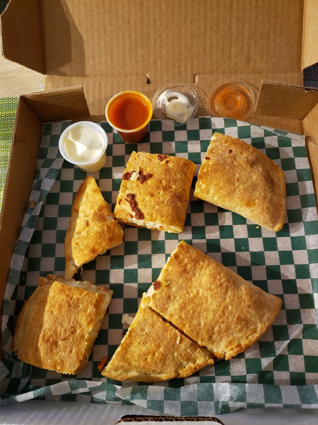 Mr. Calzone pembina | 1254 Pembina Hwy, Winnipeg, MB R3T 2B1, Canada | Phone: (204) 452-4203