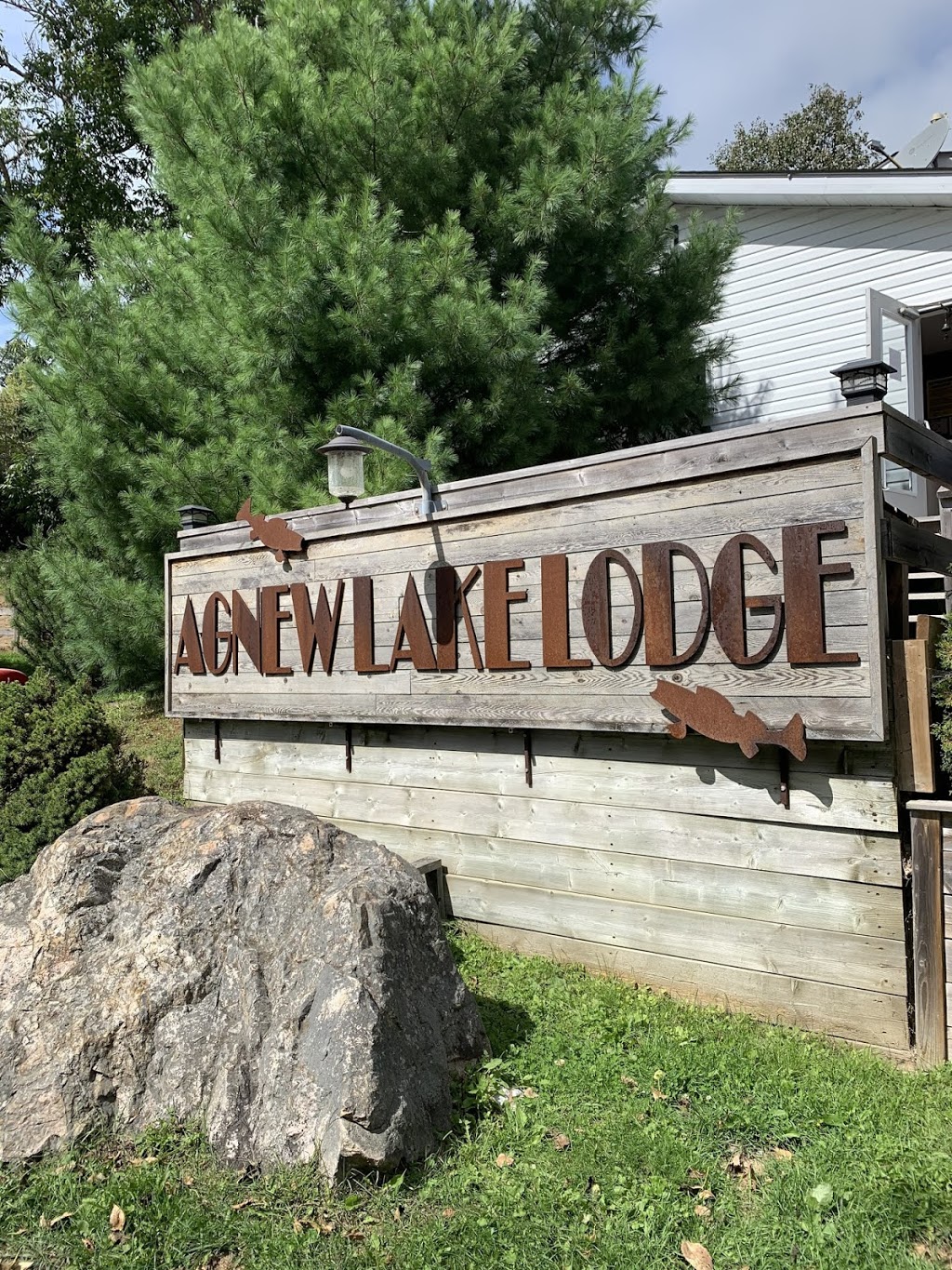 Agnew Lake Lodge | 847 Agnew Lake Rd, Webbwood, ON P0P 2G0, Canada | Phone: (705) 869-2239