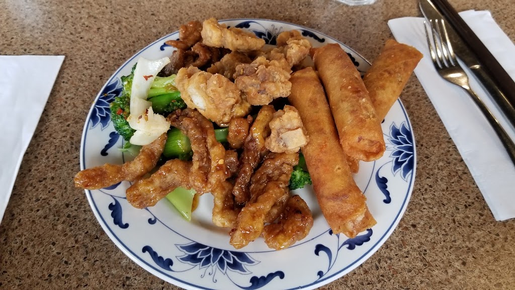 Ginger Beef Bistro House | 9629 Macleod Trail, Calgary, AB T2J 0P6, Canada | Phone: (403) 271-2233