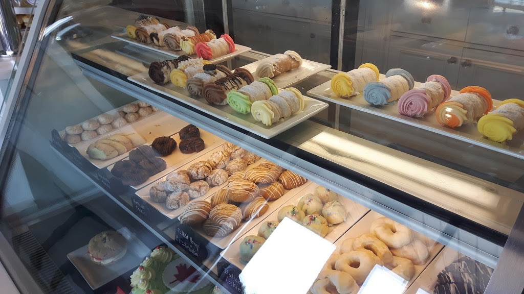 Cannoli Queens | 200 Marycroft Ave #23, Woodbridge, ON L4L 5X9, Canada | Phone: (905) 850-8880