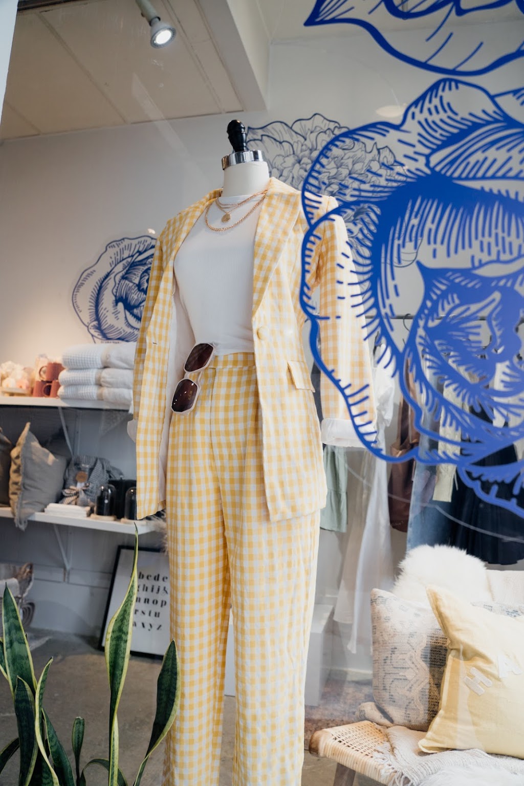 The Latest Scoop | 2242 W 4th Ave, Vancouver, BC V6K 1N8, Canada | Phone: (778) 379-1400